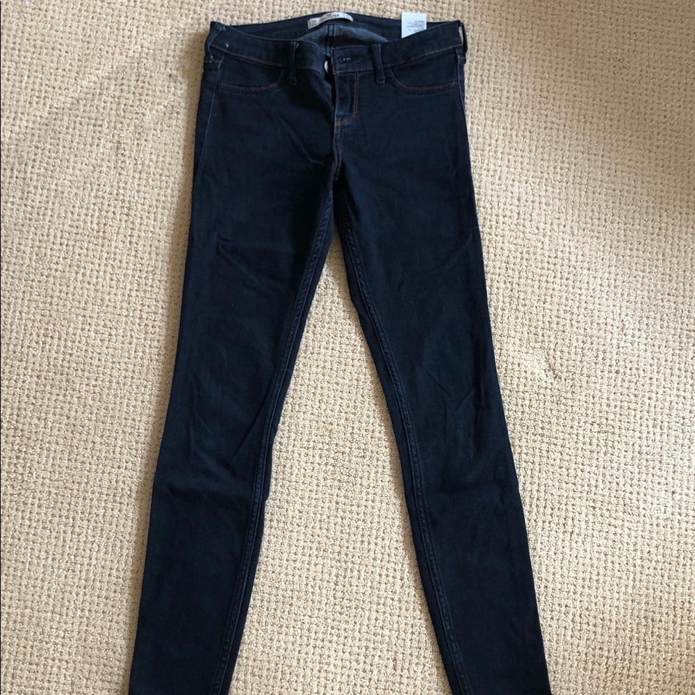 Dark wash hollister skinny jeans